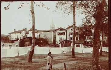 Exposition et visite de la ville de Peyrehorade